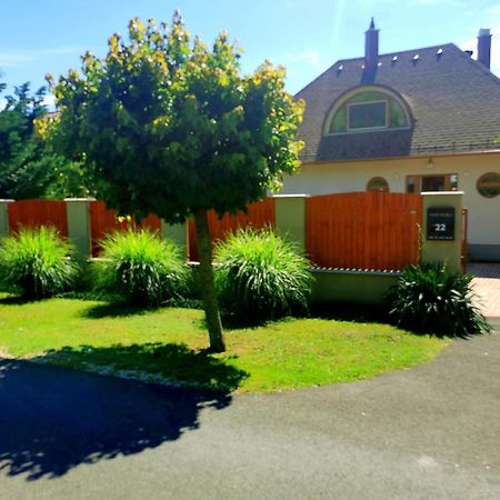 House4U Vila Balatonszárszó Exterior foto