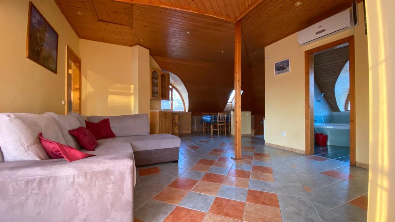 House4U Vila Balatonszárszó Exterior foto