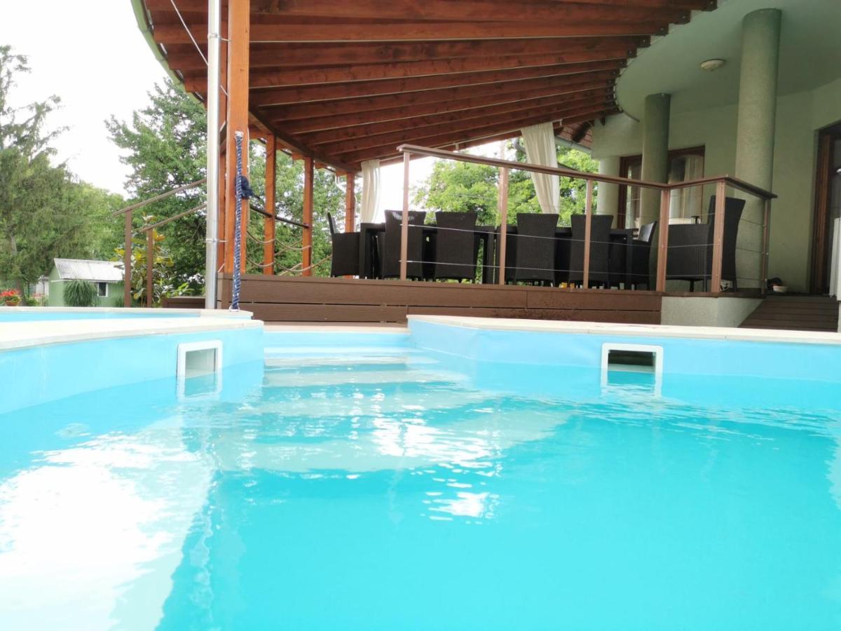 House4U Vila Balatonszárszó Exterior foto