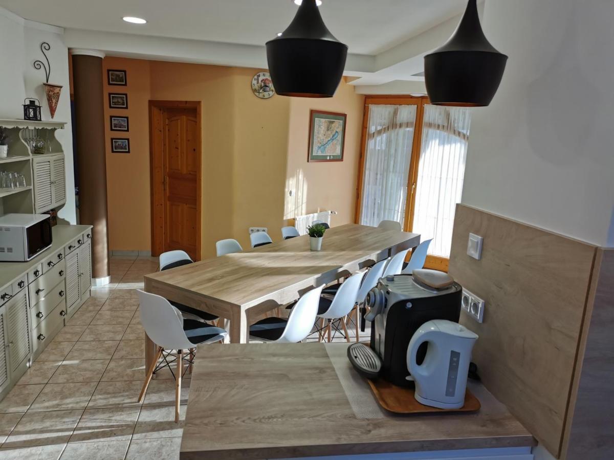 House4U Vila Balatonszárszó Exterior foto