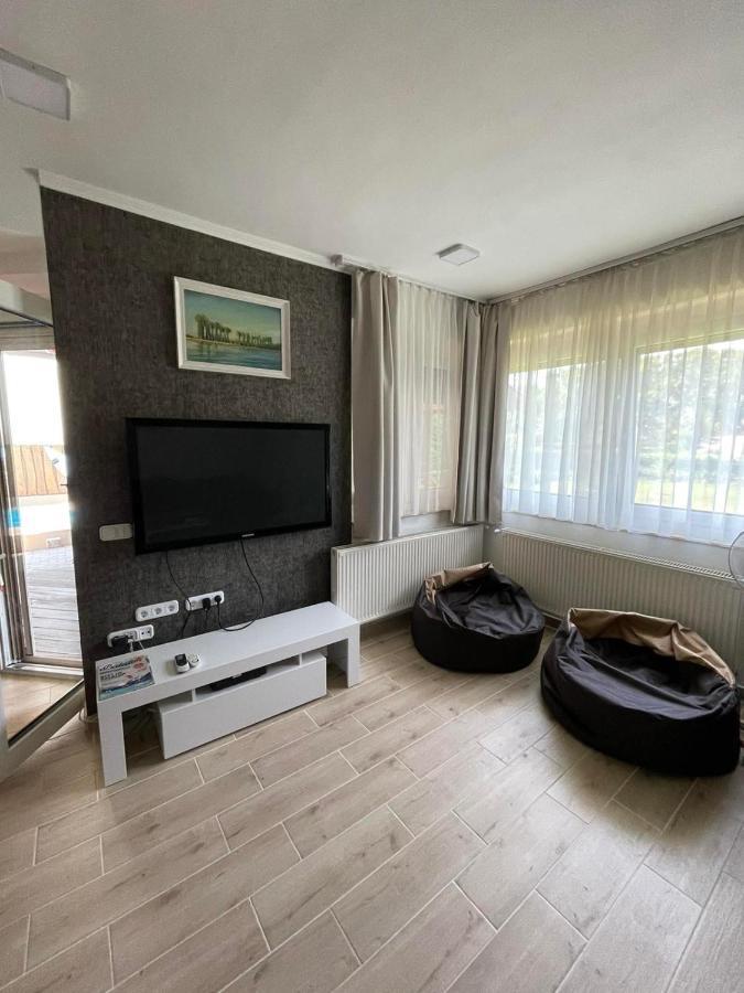 House4U Vila Balatonszárszó Exterior foto